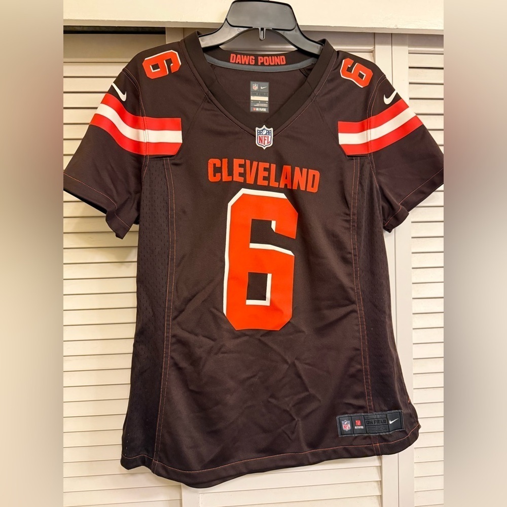 Nike Cleveland Browns Women's Sz L Jersey #6 Mayfield
